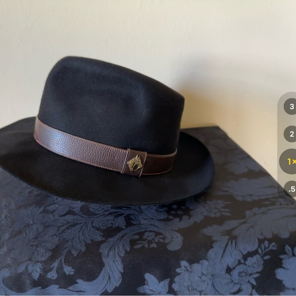 Vintage Authentic GUCCI Black Fedora SMALL Hat Leather Band w/Brass Horse Accent - Picture 4 of 5